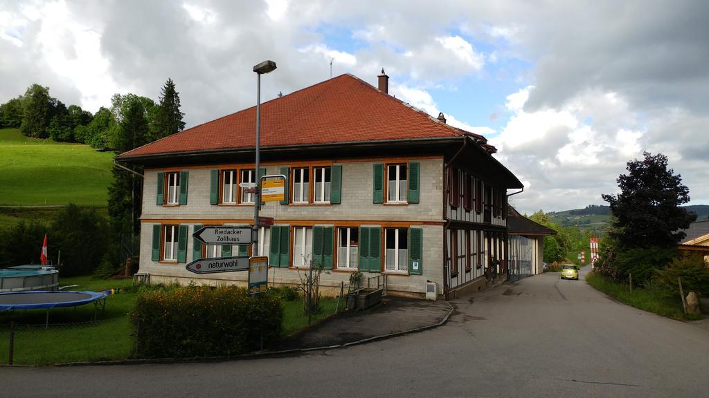 Ferienwohnung Schulhaus Hirschmatt Guggisberg Exteriör bild